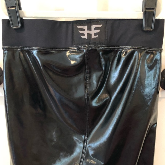 HEROINE SPORT DOWNTOWN LEGGING [ BLACK PATENT ] - Picture 4 of 5